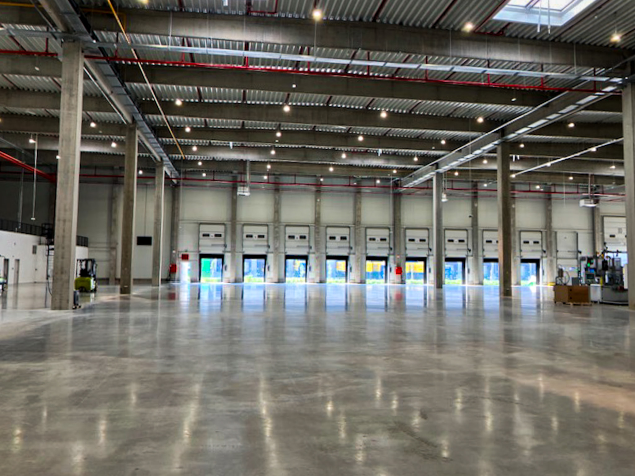 KECSKEMÉTI ÖSSZESZERELŐ ÜZEM: KOMPLEX HSE SZOLGÁTATÁS