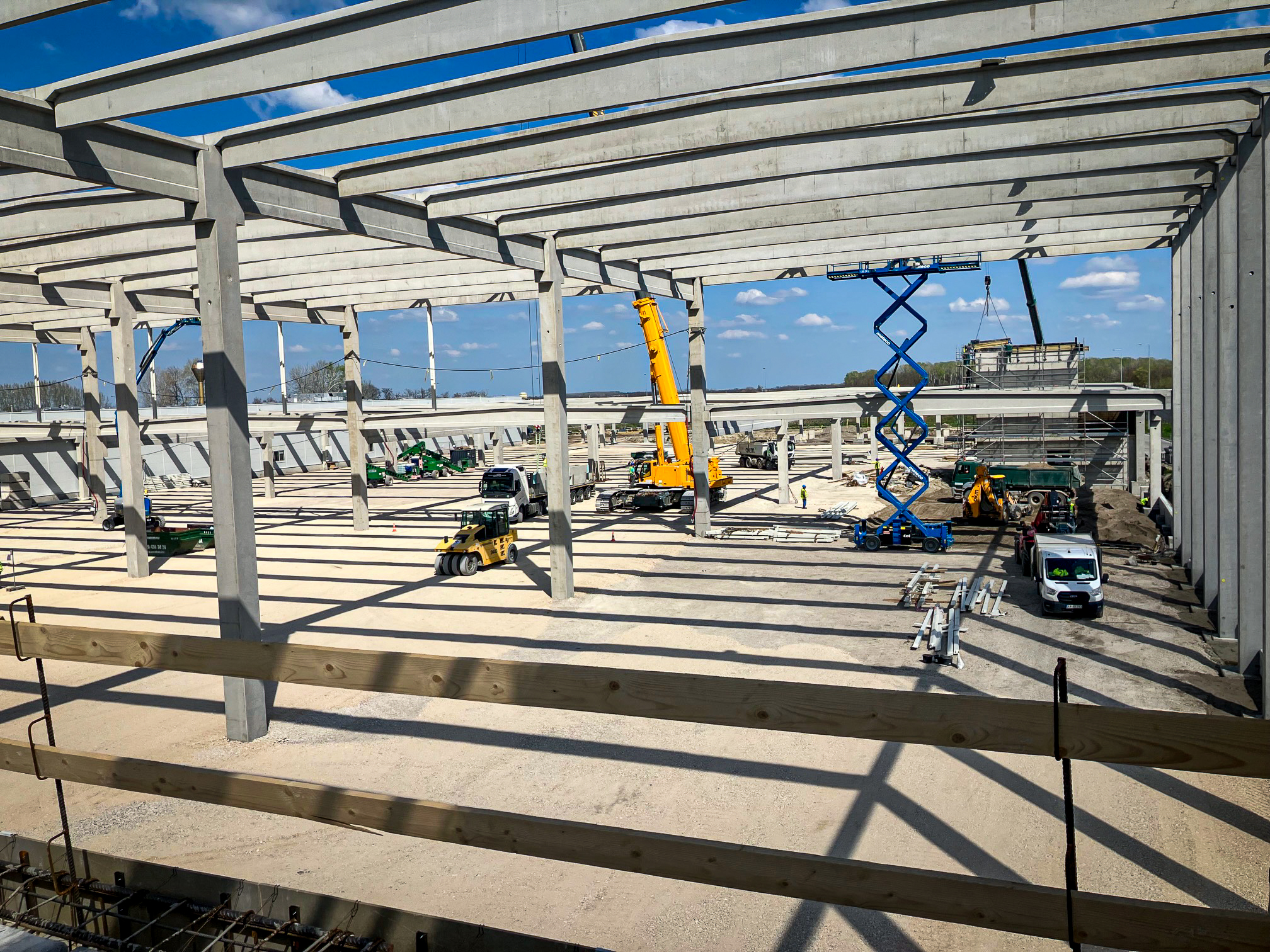 DUNAVECSEI GYÁRBŐVÍTÉSI ÉPÍTÉSI MUNKÁK