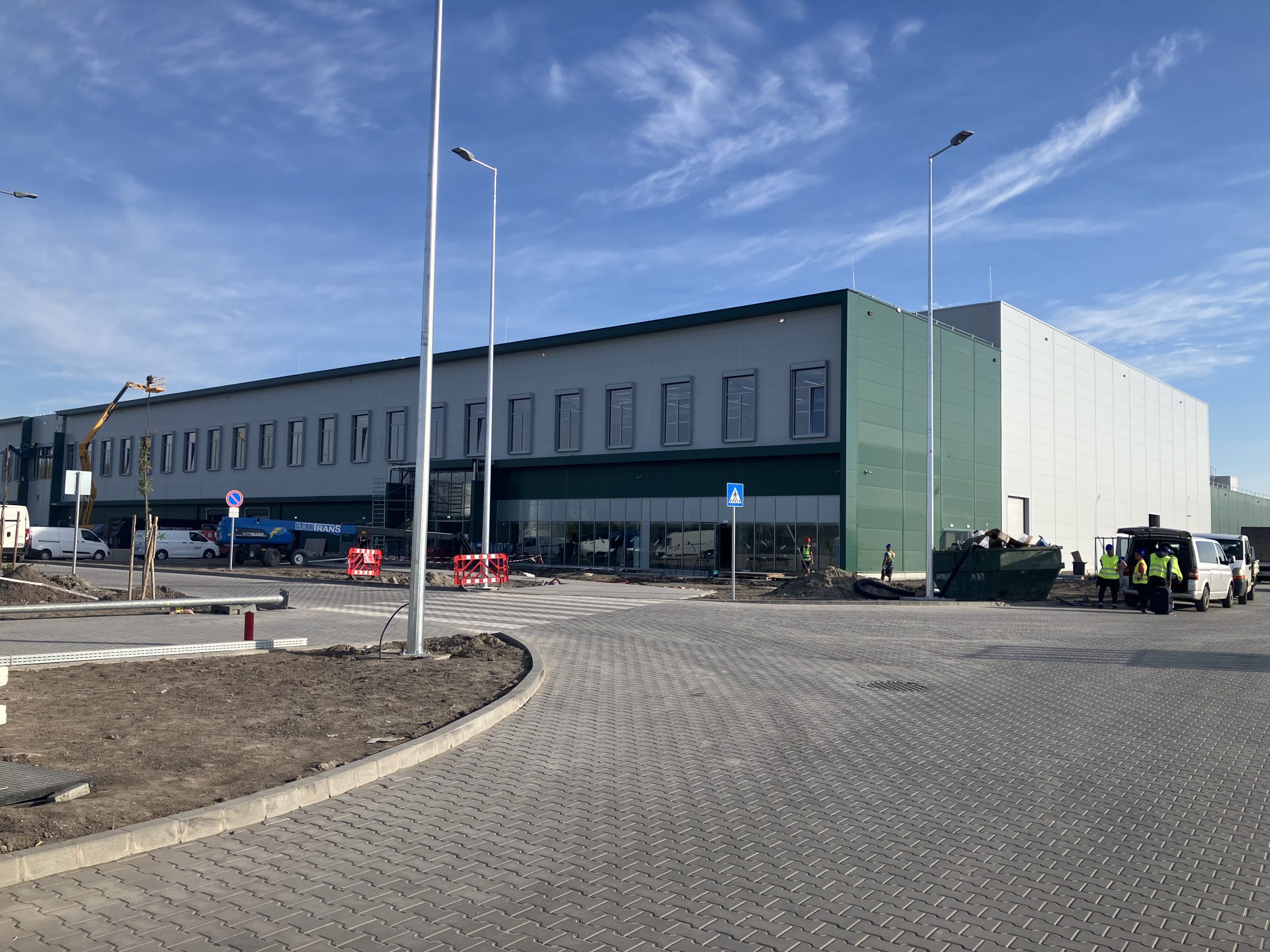 DUNAVECSEI GYÁRBŐVÍTÉSI ÉPÍTÉSI MUNKÁK